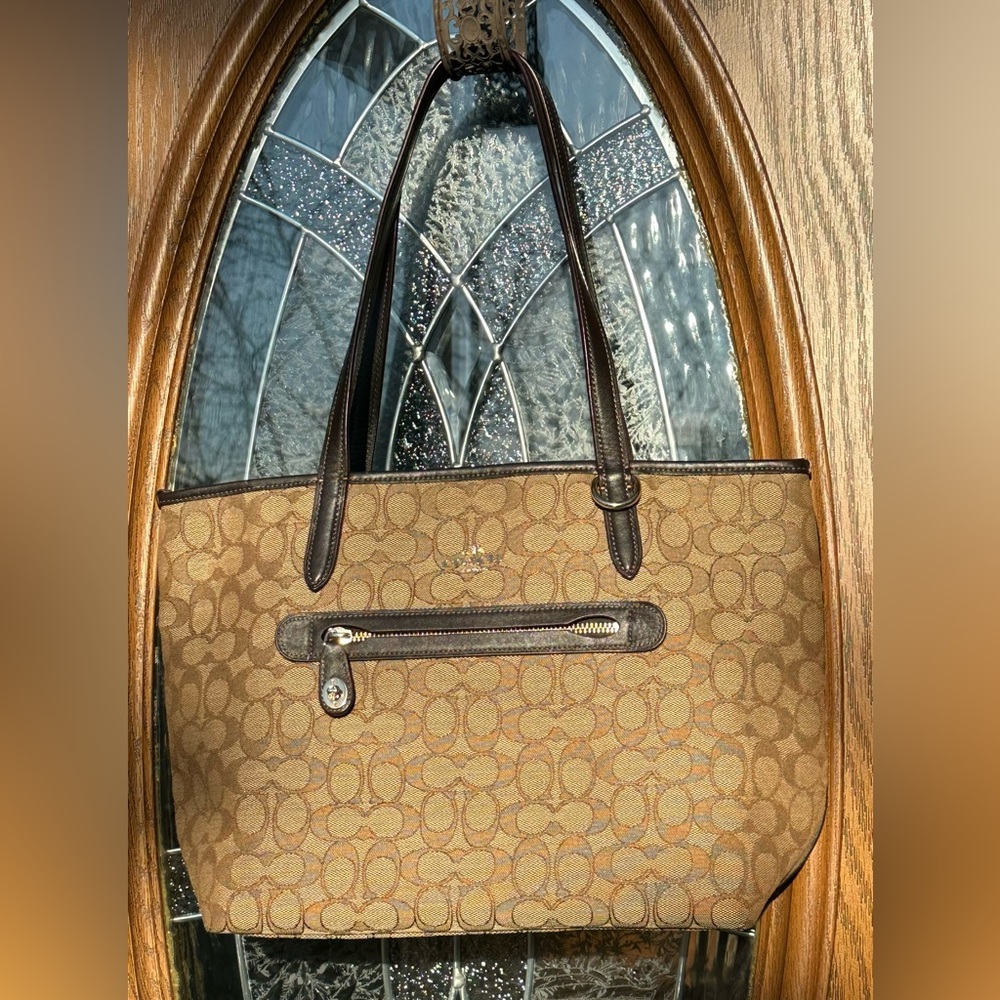Coach bag, Style Taylor Tote Model 37229, brown, new condition